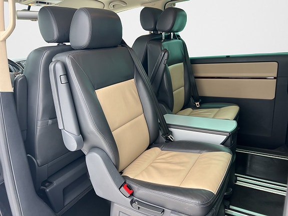 Volkswagen Multivan 12 of 18