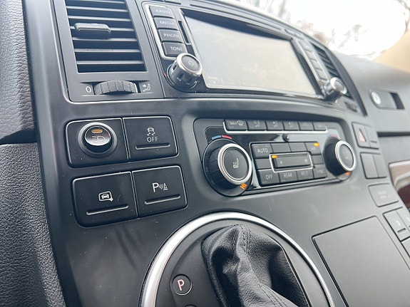 Volkswagen Multivan 16 of 18