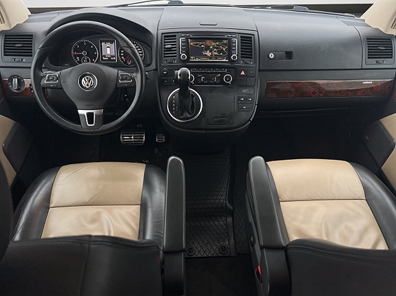 Volkswagen Multivan 13 of 18