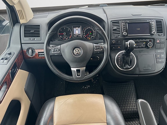 Volkswagen Multivan 14 of 18