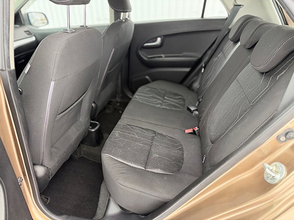 Kia Picanto 6 of 10