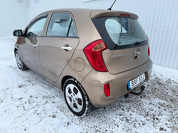 Kia Picanto 3 of 10