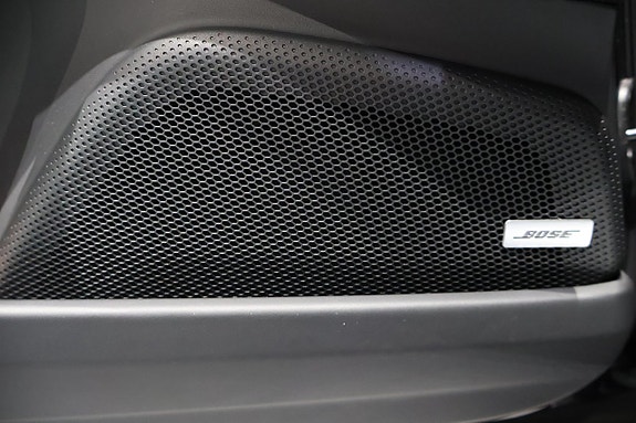 Porsche Panamera 4 9 of 10