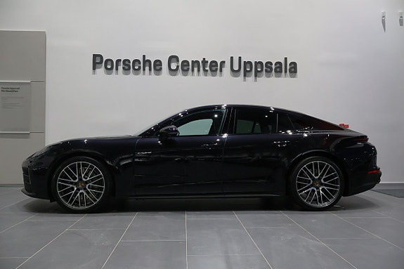 Porsche Panamera 4 2 of 5