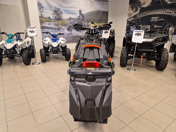 Polaris 9R Switchback ASSAULT 146" 5 of 7