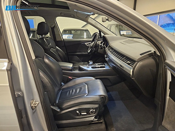 Audi Q7 9 of 24