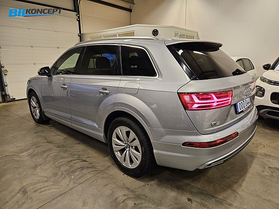 Audi Q7 6 of 24