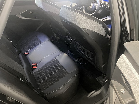 Peugeot e-3008 7 of 15