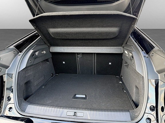 Peugeot e-3008 8 of 14