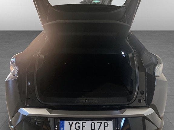 Peugeot e-3008 8 of 15