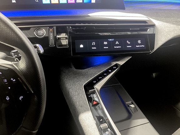 Peugeot e-3008 13 of 15
