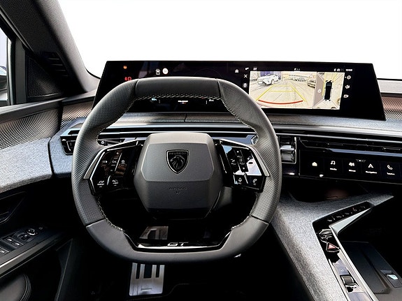 Peugeot e-3008 5 of 5