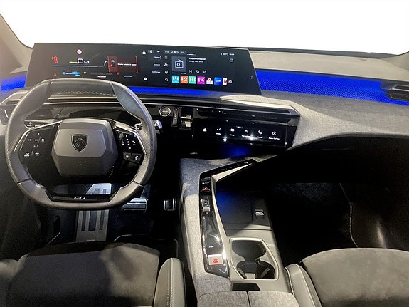 Peugeot e-3008 3 of 15