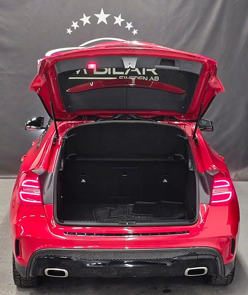 Mercedes-Benz GLA180 d 7 of 27