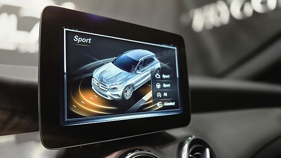 Mercedes-Benz GLA180 d 21 of 27