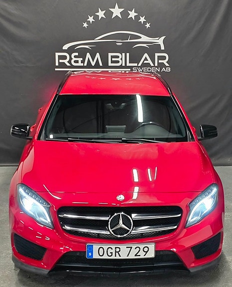 Mercedes-Benz GLA180 d 2 of 27