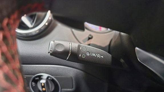 Mercedes-Benz GLA180 d 24 of 27