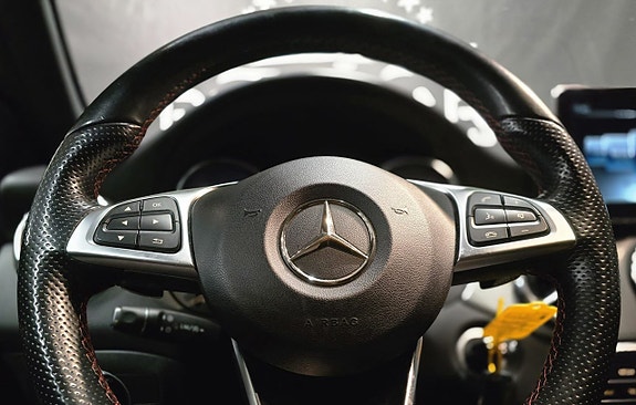 Mercedes-Benz GLA180 d 26 of 27