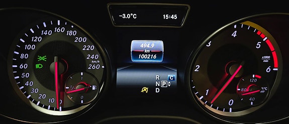 Mercedes-Benz GLA180 d 27 of 27