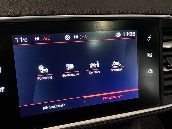 Peugeot 308 SW 19 of 30
