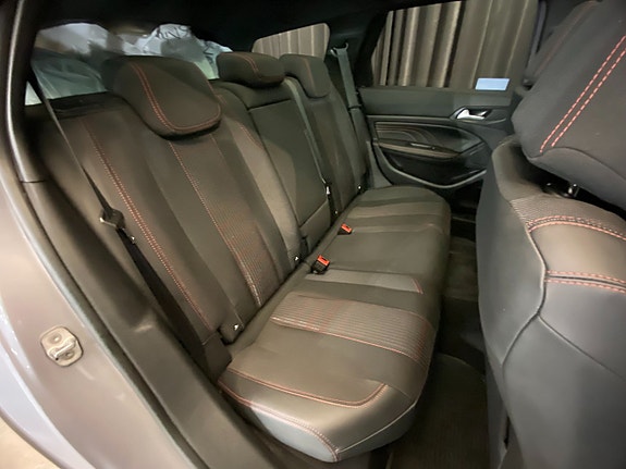Peugeot 308 SW 10 of 30