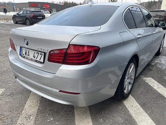 BMW 520d 4 of 5