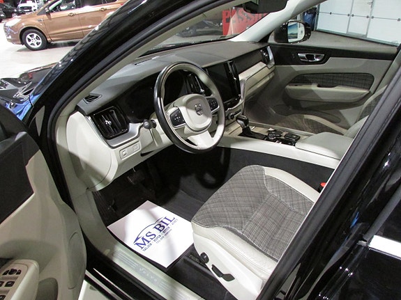 Volvo XC60 9 of 19