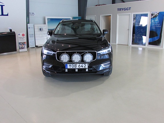Volvo XC60 2 of 5