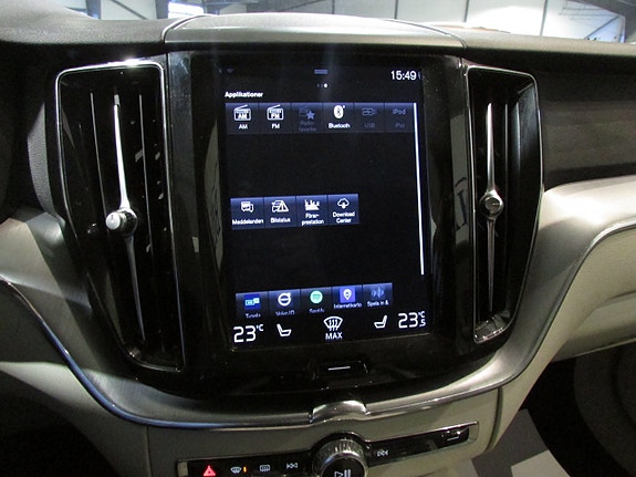 Volvo XC60 13 of 19