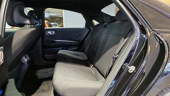 Hyundai Ioniq 6 18 of 19