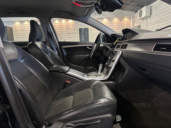 Volvo V70 11 of 15