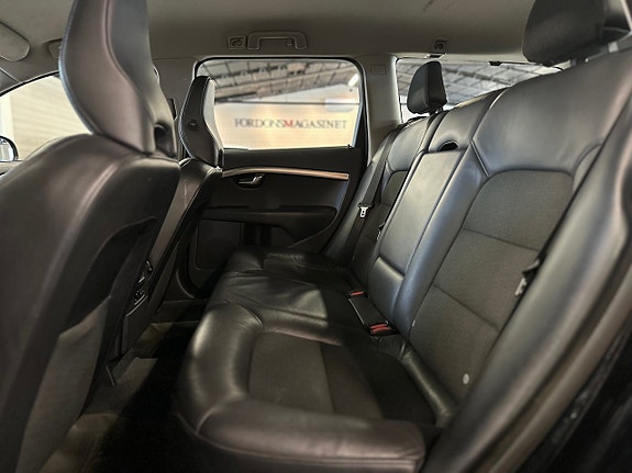 Volvo V70 13 of 15