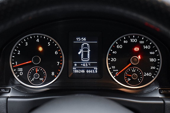 Volkswagen Tiguan 15 of 24