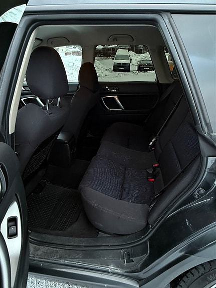 Subaru Legacy 7 of 7