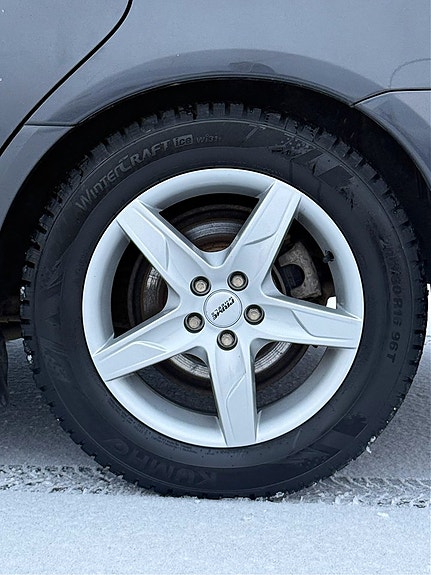 Subaru Legacy 5 of 7