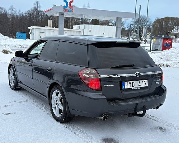 Subaru Legacy 3 of 7
