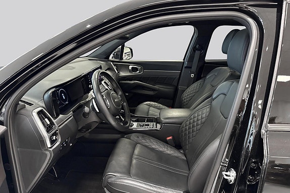 Kia Sorento 8 of 17