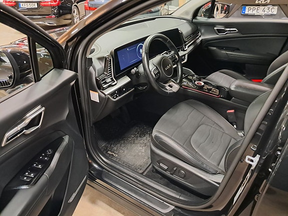 Kia Sportage 2 of 7