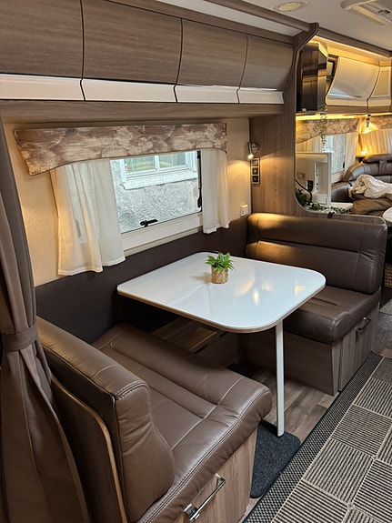 KABE 740 GXL Royal 7 of 20