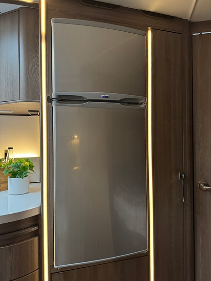 KABE 740 GXL Royal 10 of 20