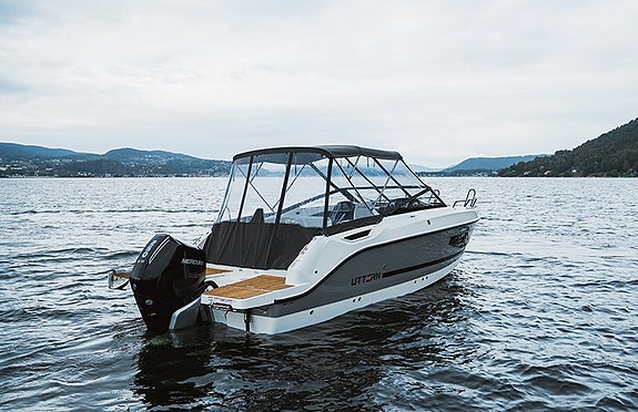 Uttern D70 DeLuxe Line / Mercury F250 XL AMS CF 6 of 9