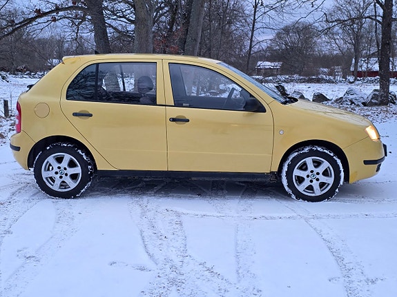 Skoda Fabia 2 of 11