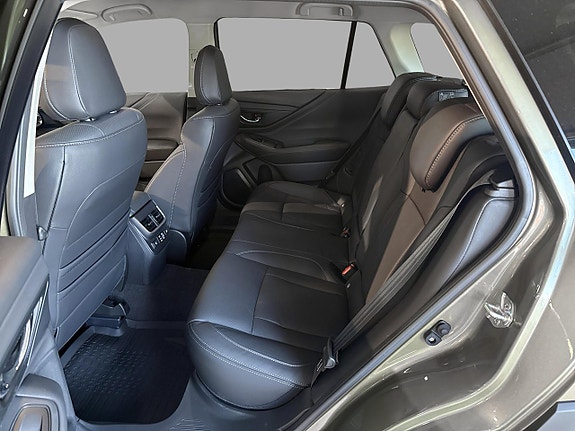 Subaru Outback 9 of 15