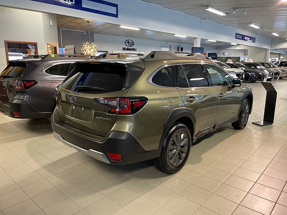 Subaru Outback 2 of 2