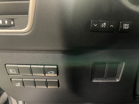 Lexus NX300h 18 of 19