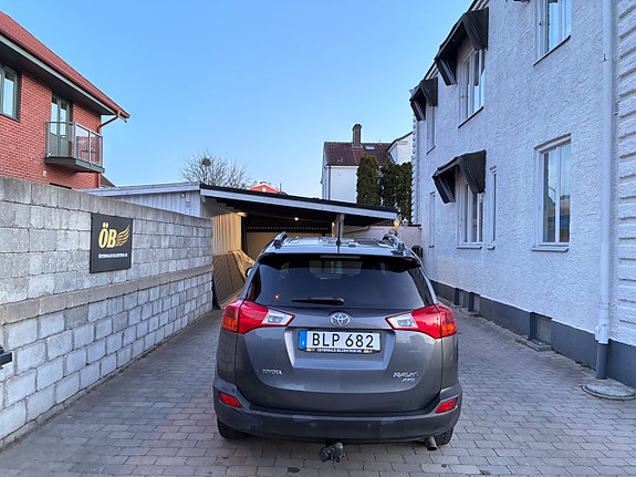 Toyota RAV4 10 of 25