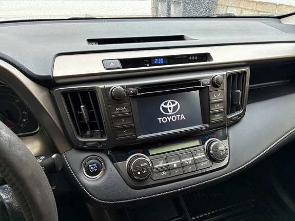Toyota RAV4 15 of 25