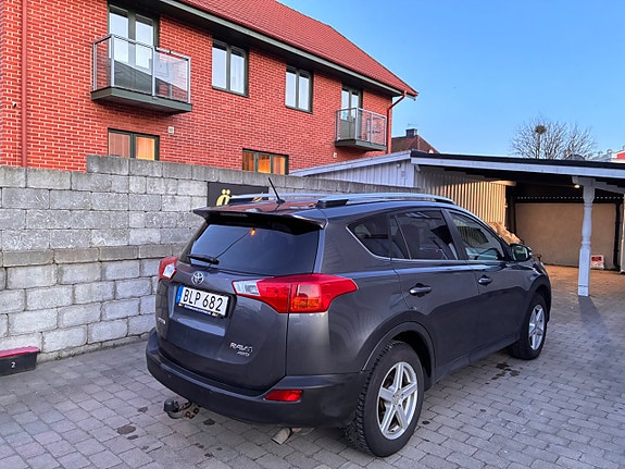 Toyota RAV4 6 of 25