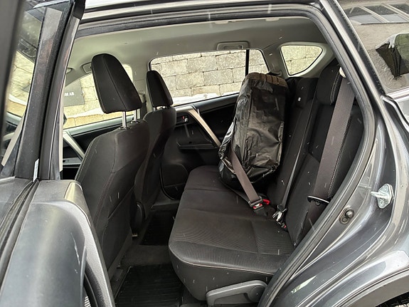 Toyota RAV4 24 of 25