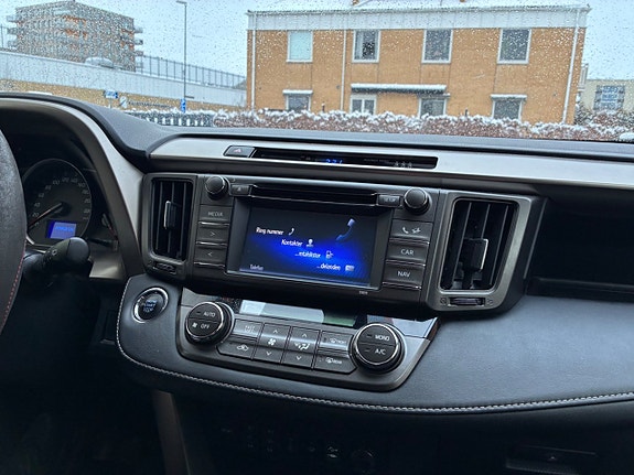 Toyota RAV4 17 of 25